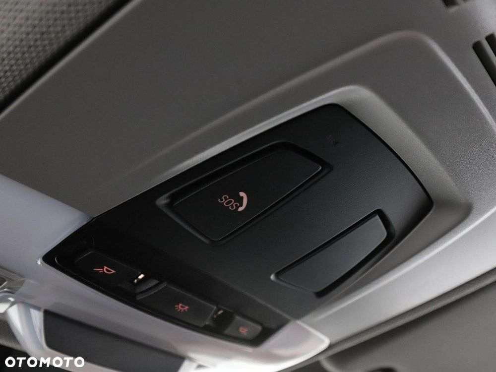 BMW X1 sDrive18d xLine - 36