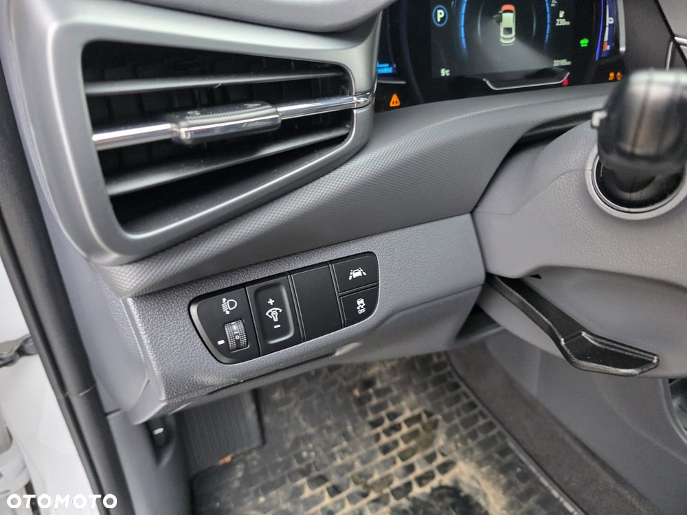 Hyundai IONIQ - 20