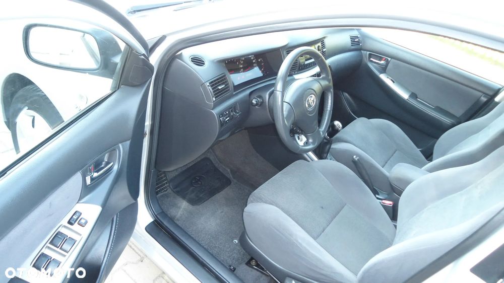 Toyota Corolla 1.6 VVT-i Sol (air6) - 5