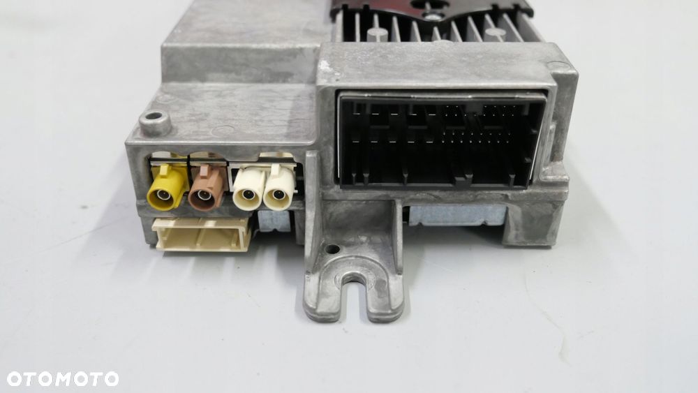 bmw g20 g30 wzmacniacz audio mid dab harman 5a2d564 - 5