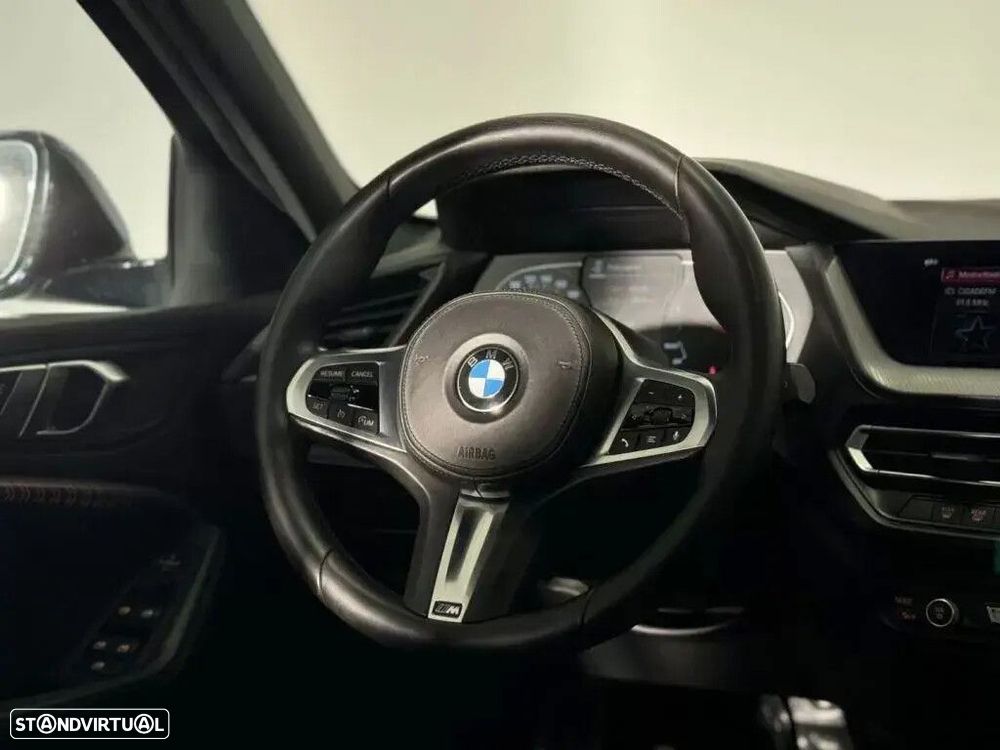 BMW 116 d Pack Desportivo M - 3