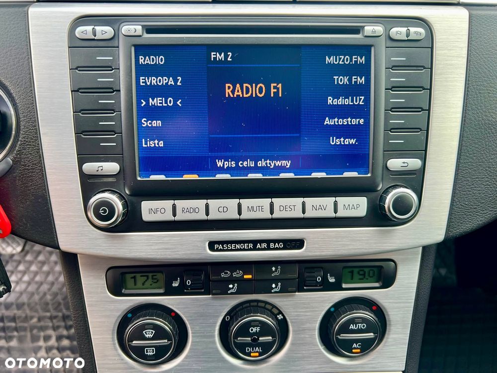 Volkswagen Passat - 28