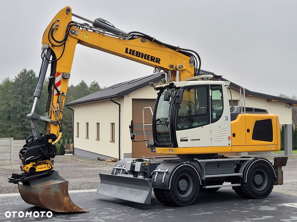 Liebherr A918 / ROTOTILT ze szczypcami / sprowadzona