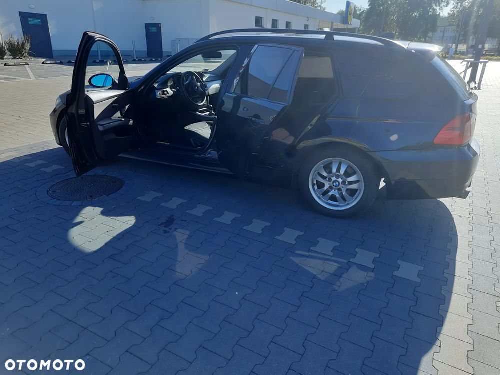 BMW Seria 3 320i - 5