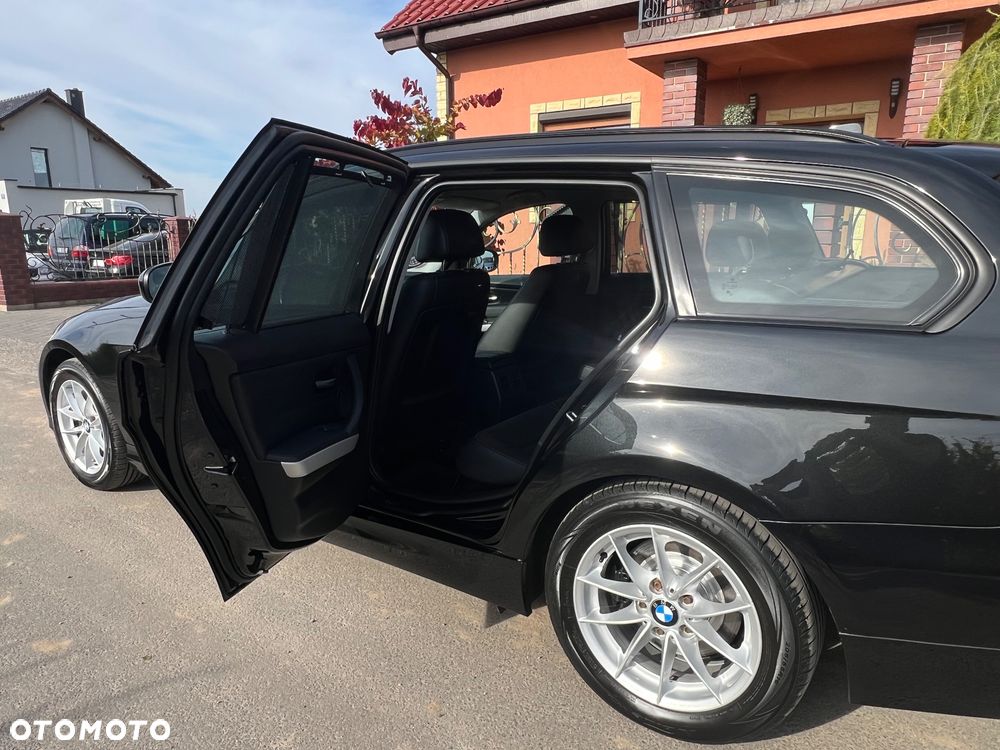 BMW Seria 3 318d DPF Edition Sport - 27