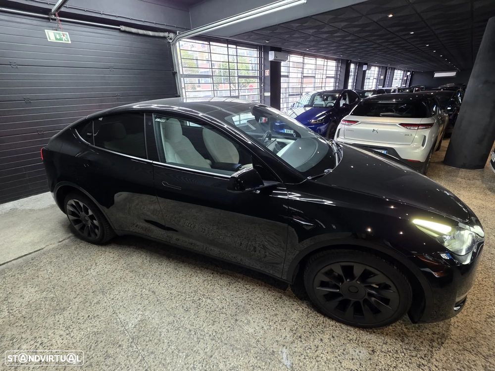 Tesla Model Y Long Range Dual Motor AWD - 30