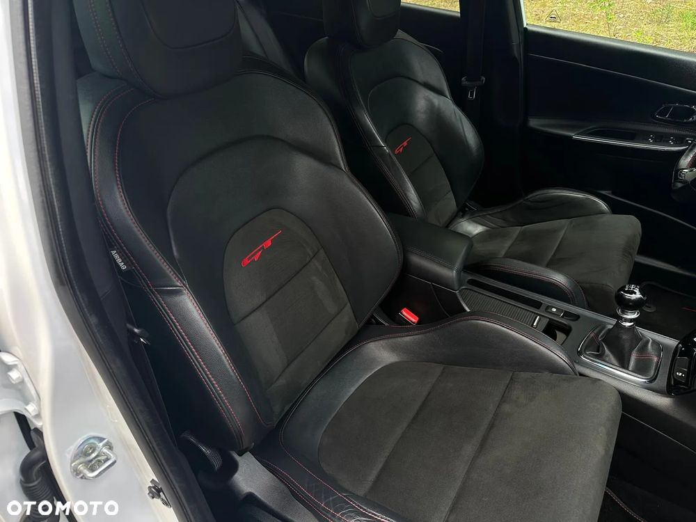 Kia ProCeed 1.6 T-GDI GT - 33