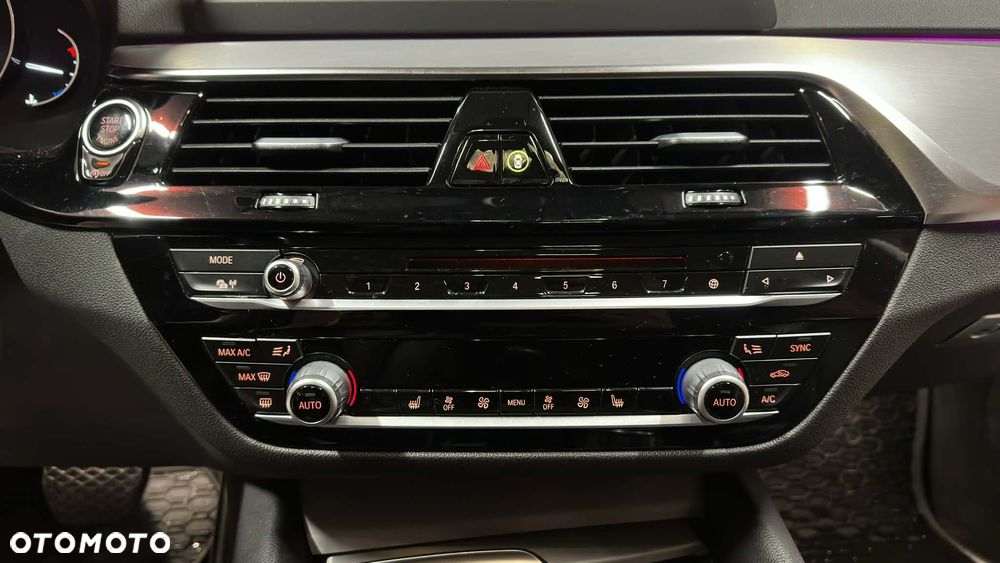 BMW Seria 5 520d Sport Line sport - 19