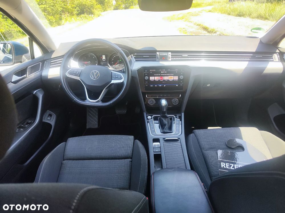 Volkswagen Passat 2.0 TDI SCR DSG Trendline - 12