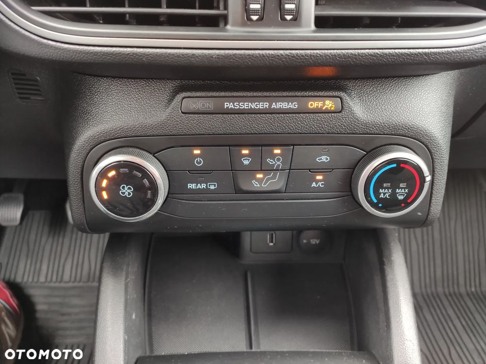 Ford Focus 1.0 EcoBoost Trend Edition - 27