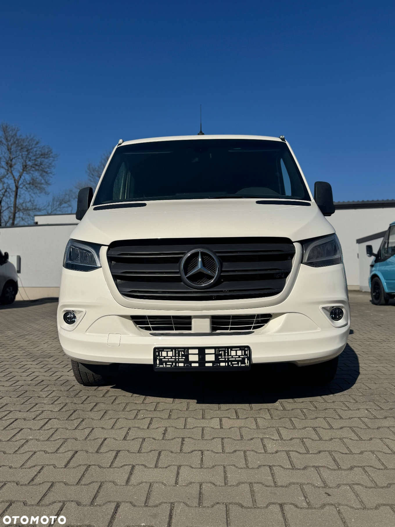 Mercedes-Benz Sprinter - 2