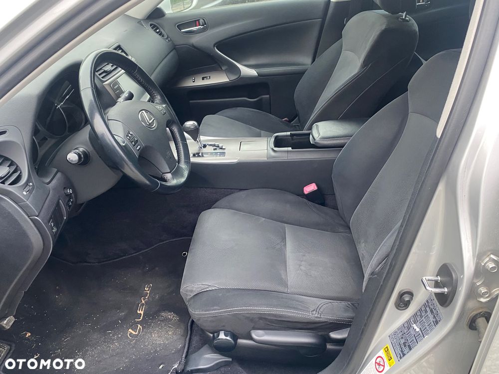 Lexus IS 250 Prestige - 21
