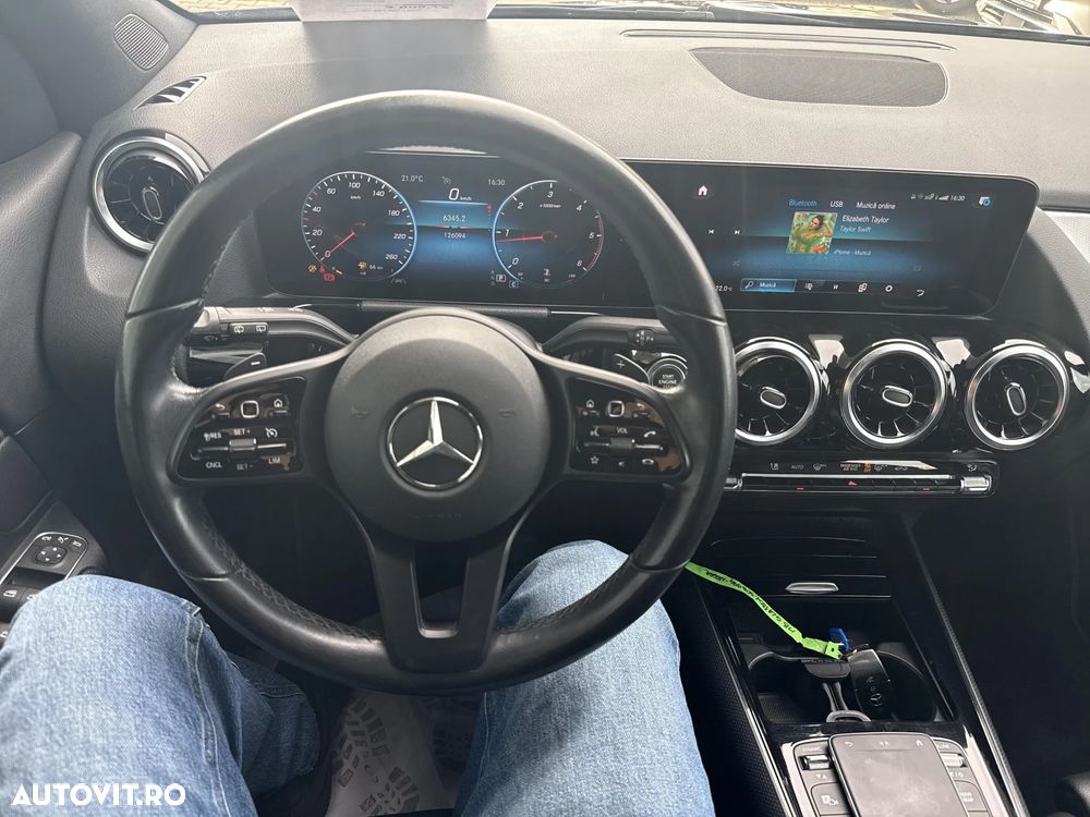 Mercedes-Benz GLA - 13