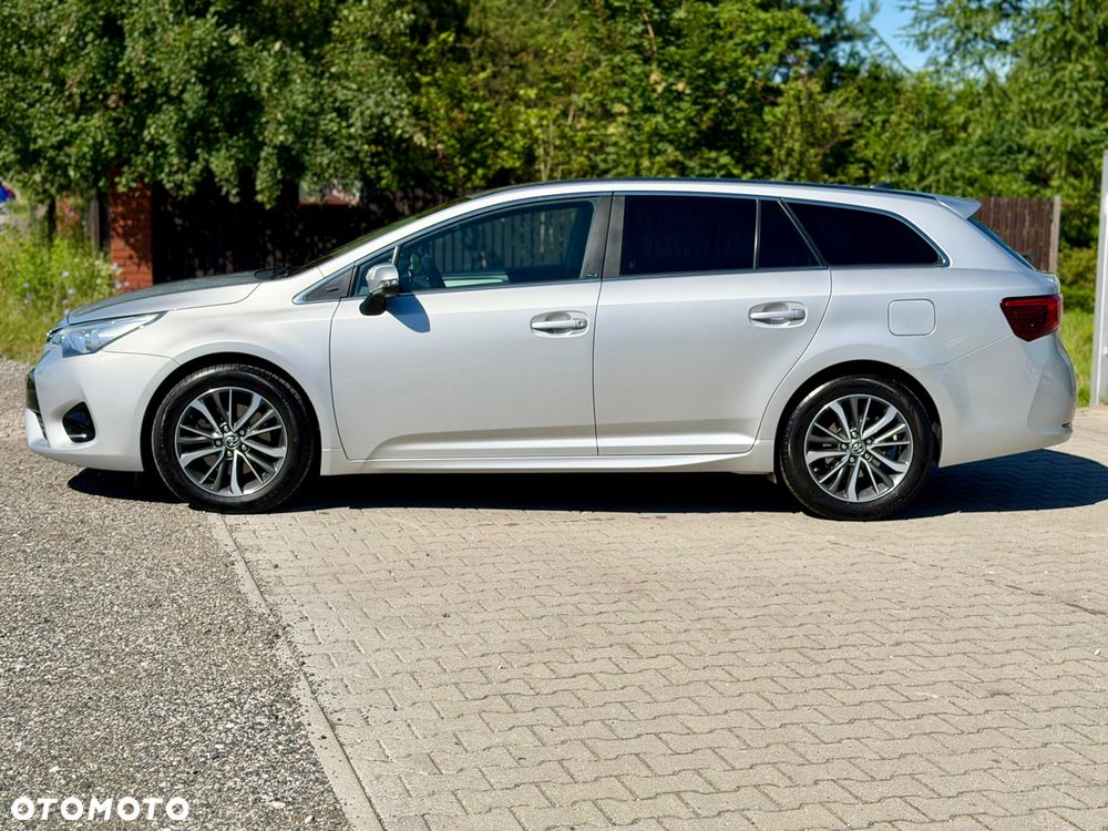 Toyota Avensis 2.0 D-4D Prestige - 36