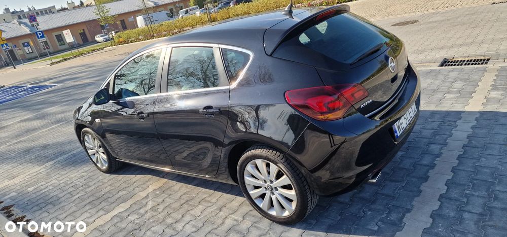 Opel Astra 1.4 Turbo Cosmo - 14