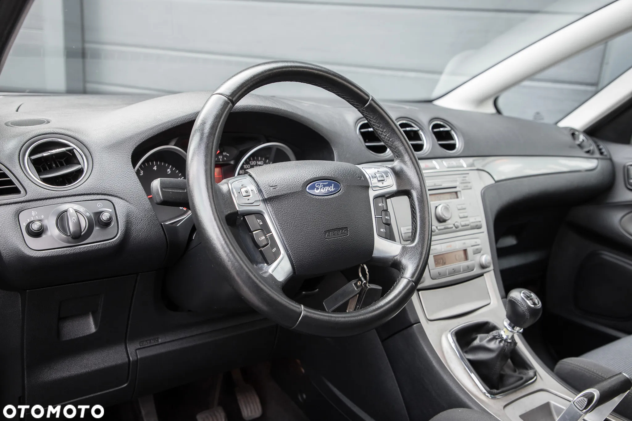 Ford S-Max - 12