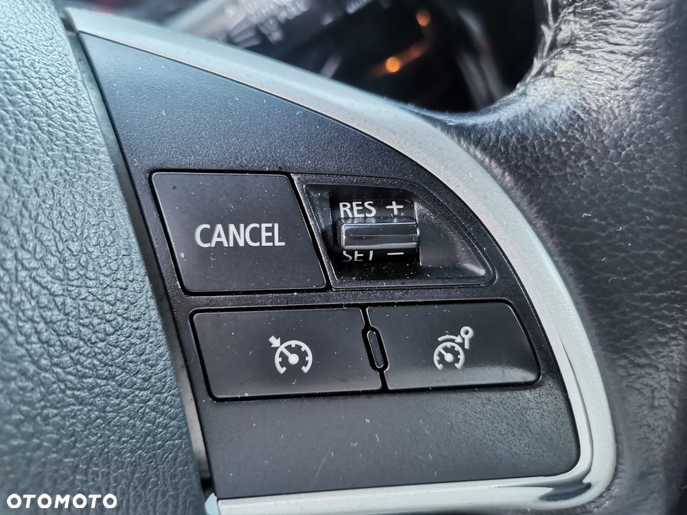 Mitsubishi Outlander 2.0 Intense 2WD - 18