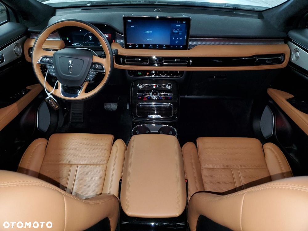 Lincoln Nautilus - 7