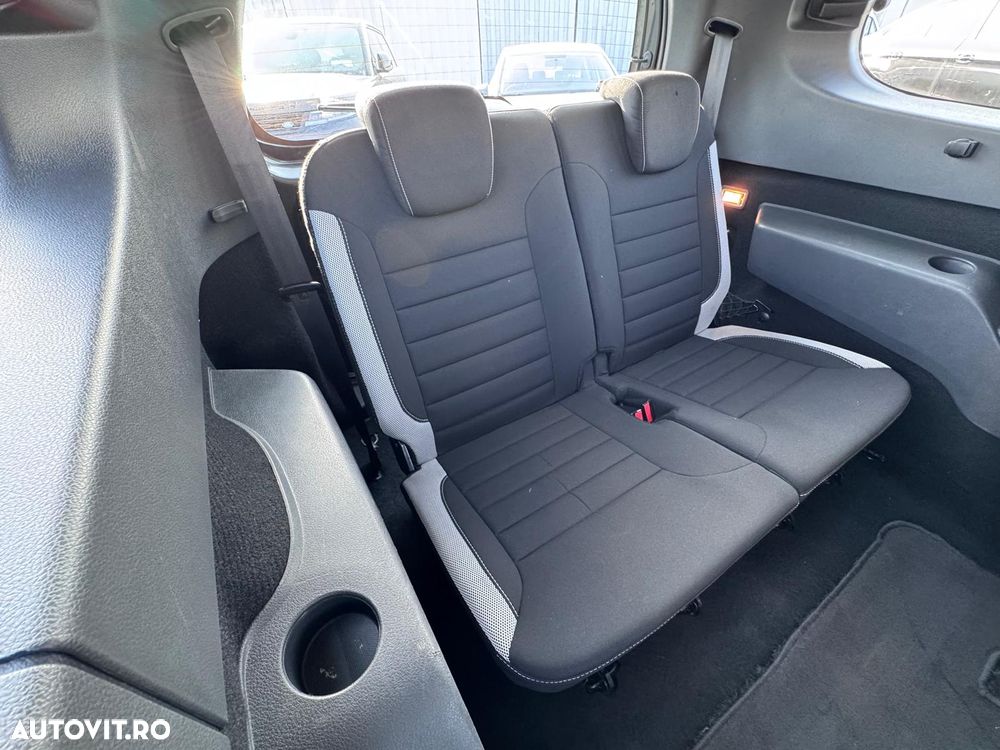 Dacia Lodgy 1.5 Blue dCi Stepway - 15