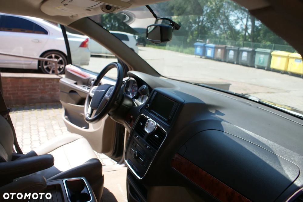 Chrysler Town & Country 3.6 Touring - 36
