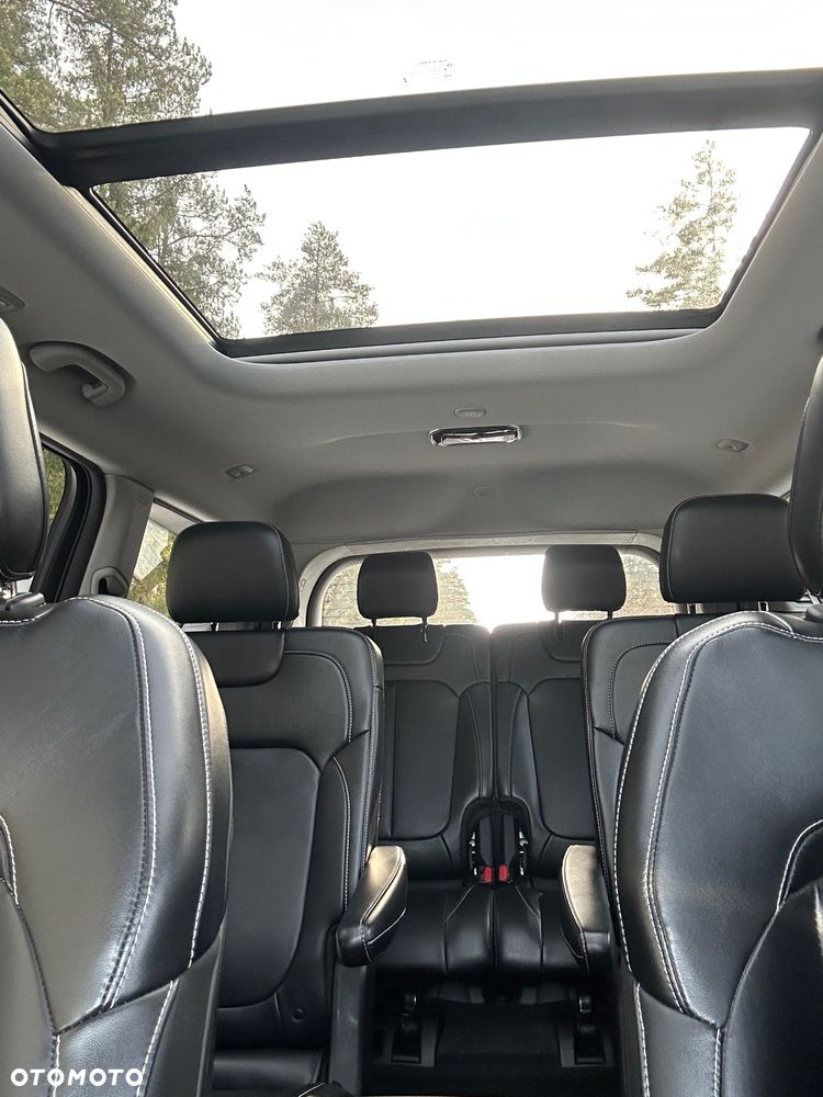 Jeep Grand Cherokee - 24