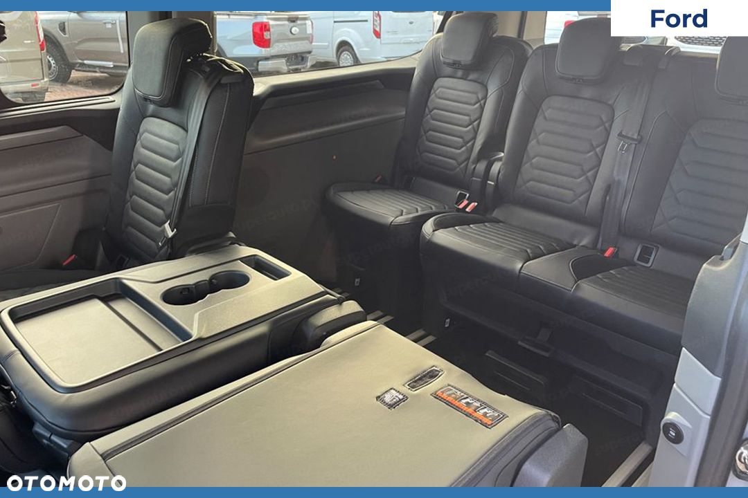 Ford Tourneo Custom - 11