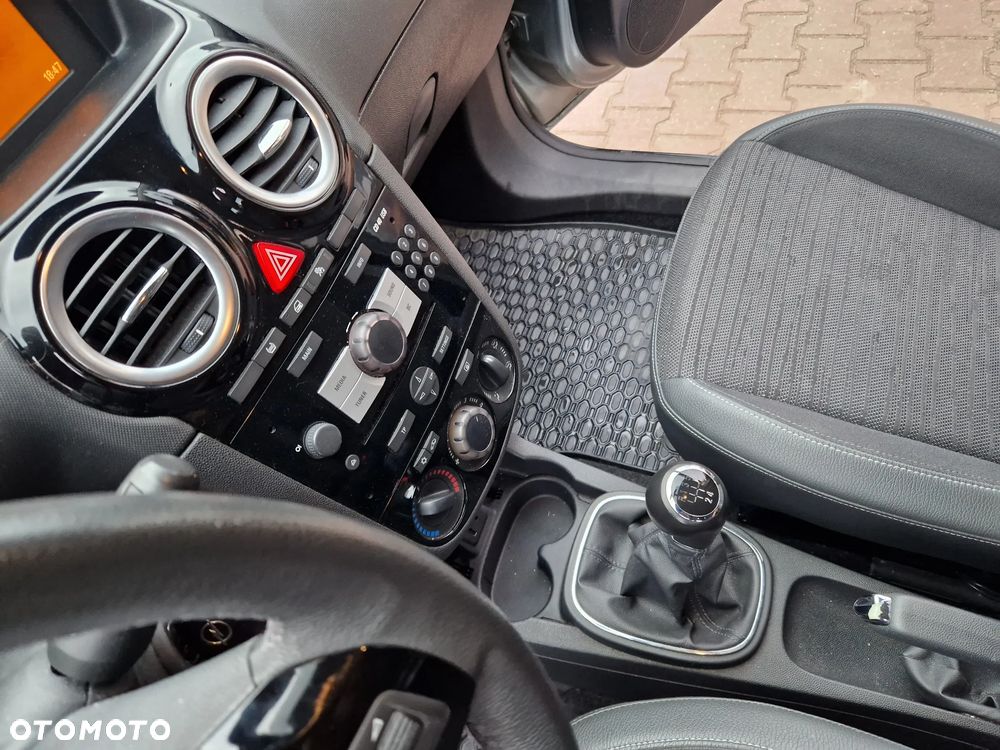 Opel Corsa 1.2 16V Enjoy - 21