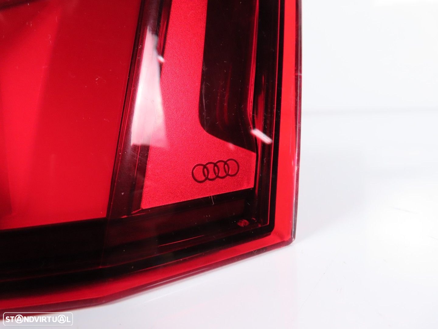Farolim LED Direito/Trás Usado / Original AUDI A5 Sportback (F5A) 8W6945092AA - 2