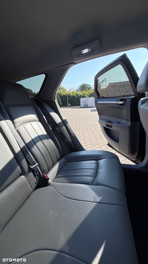 Chrysler 300C 5.7 V8 Hemi AWD - 15