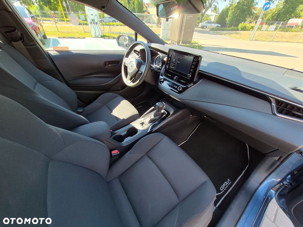 Toyota Corolla 1.8 Hybrid Active - 18