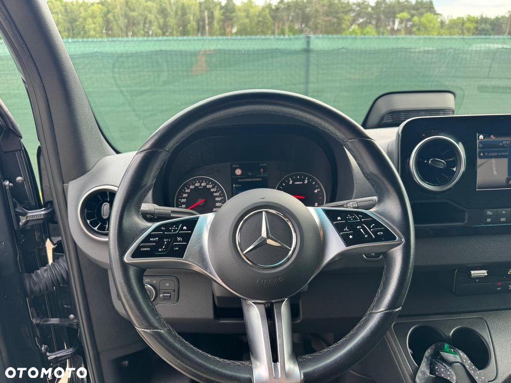 Mercedes-Benz Sprinter 319 - 23