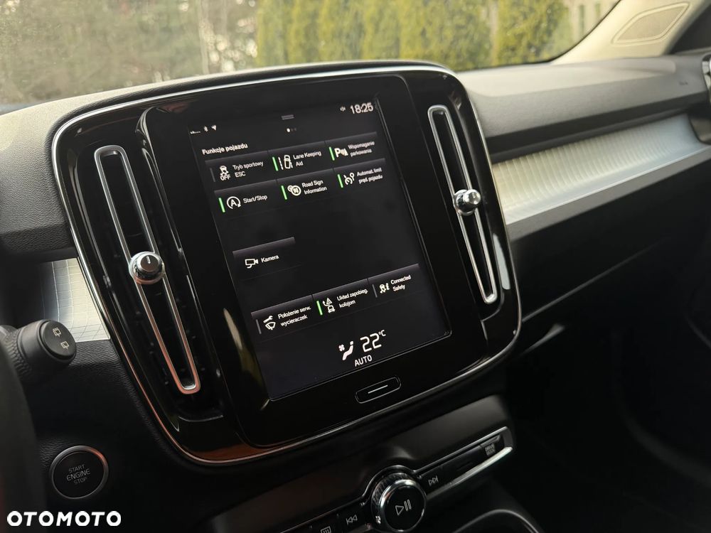 Volvo XC 40 D3 AWD Momentum Pro - 29