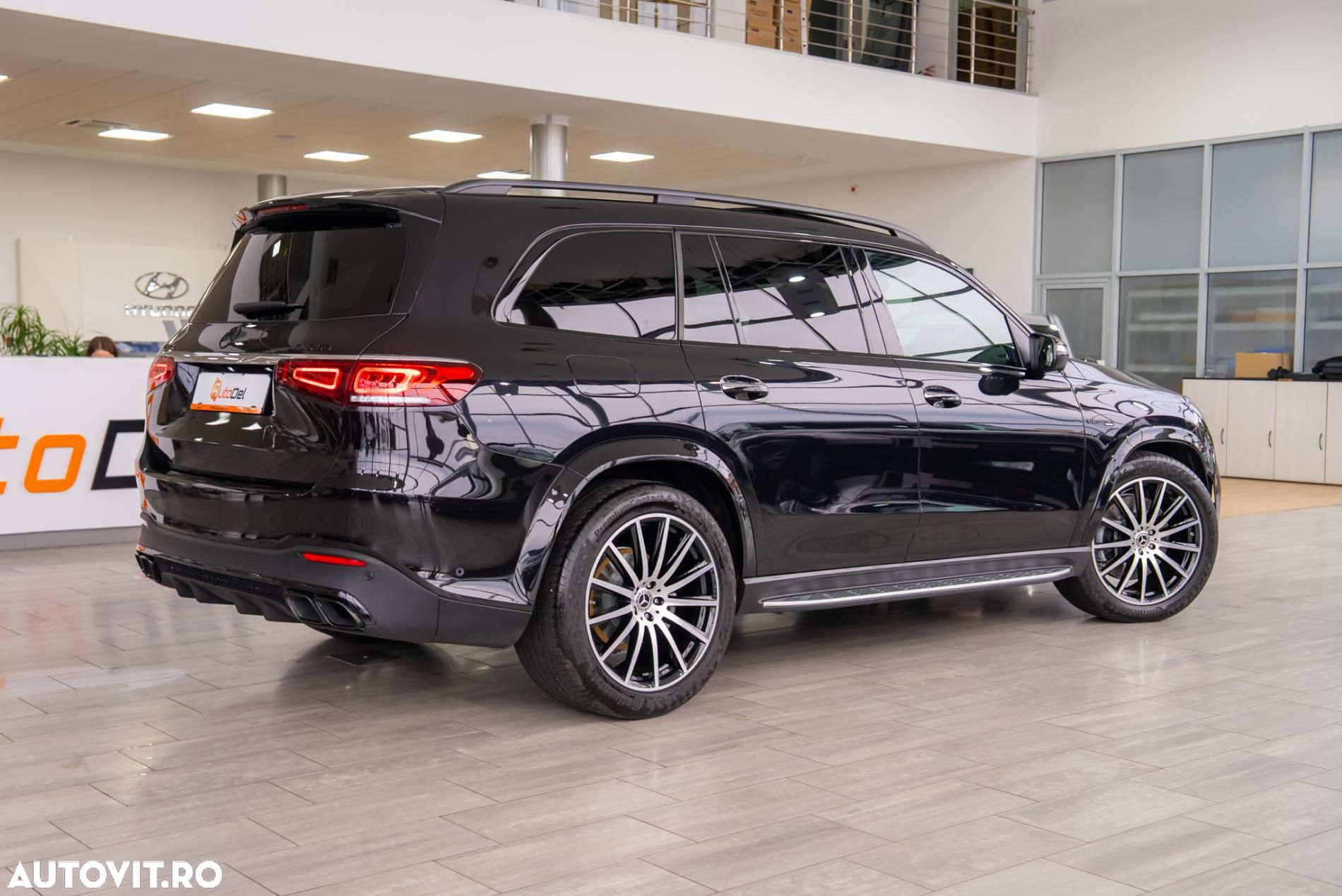 Mercedes-Benz GLS - 12
