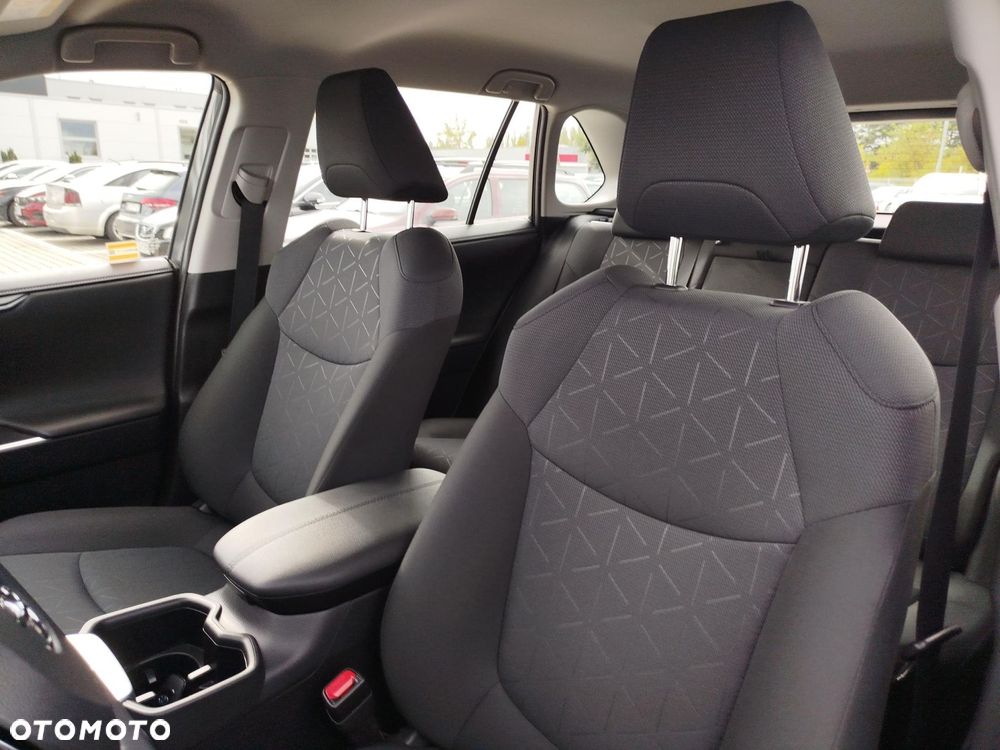 Toyota RAV4 - 11