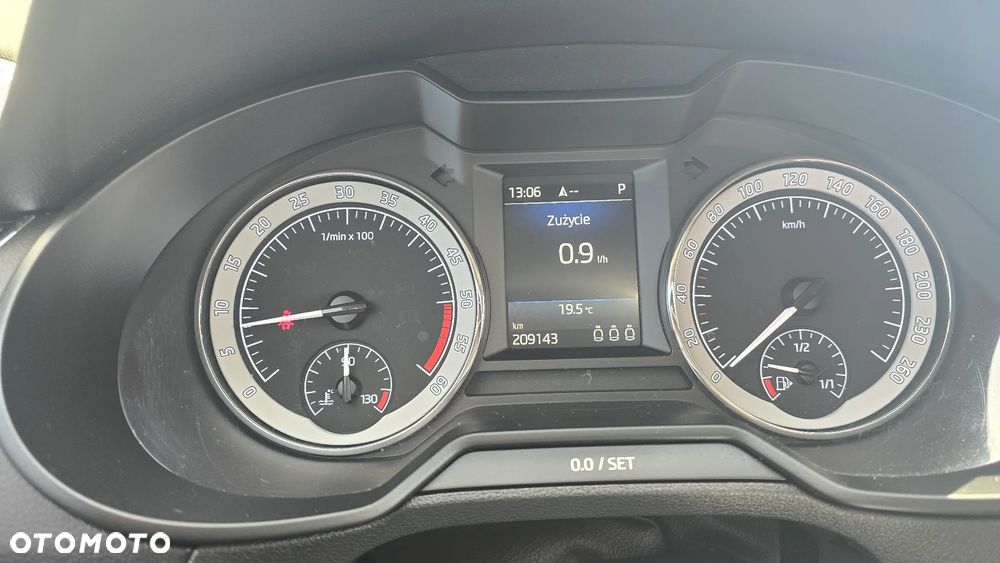 Skoda Octavia 1.6 TDI DSG Style - 10