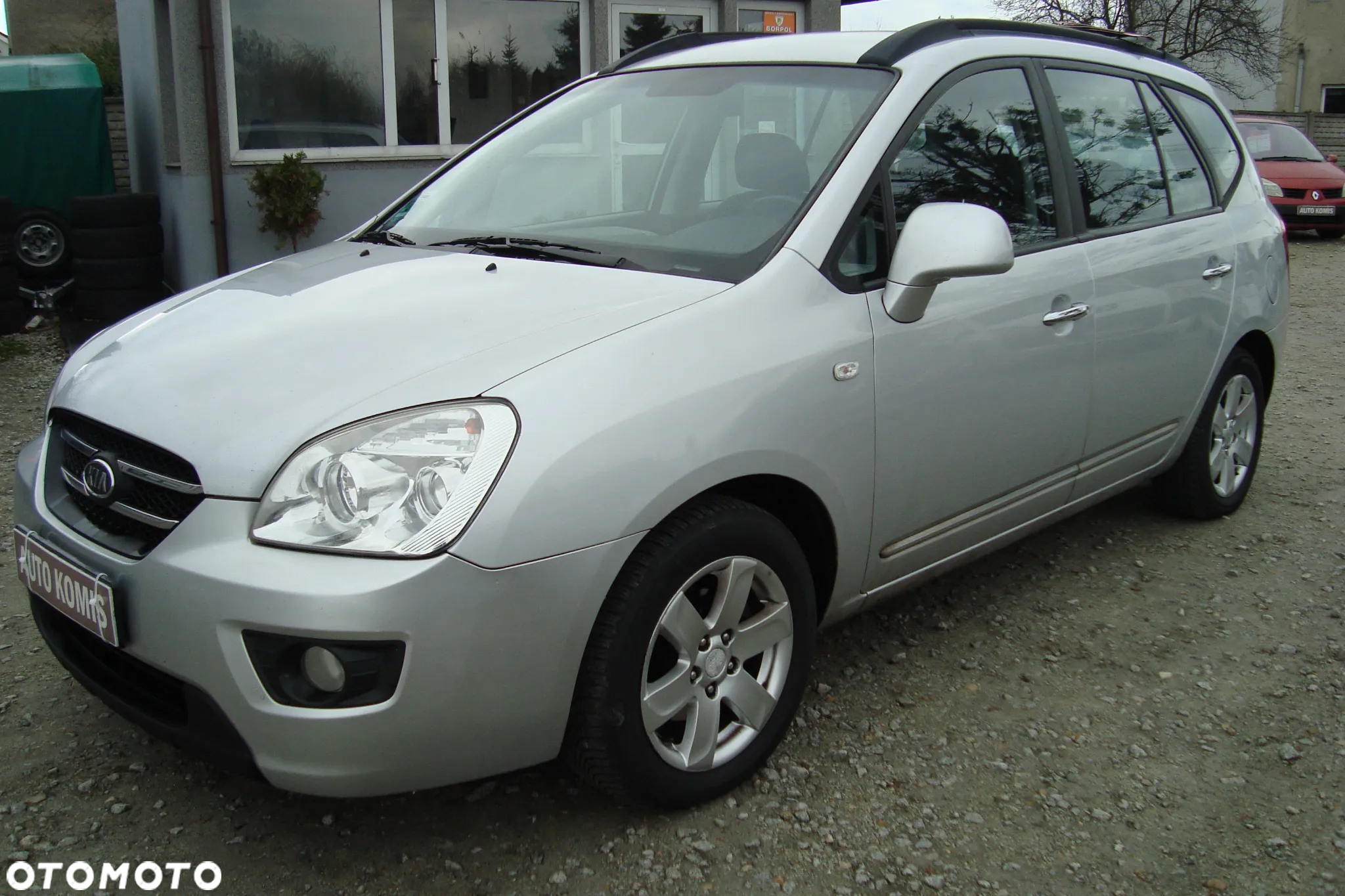 Kia Carens - 3