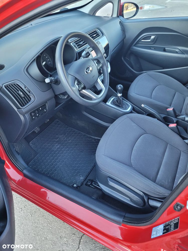Kia Rio - 7