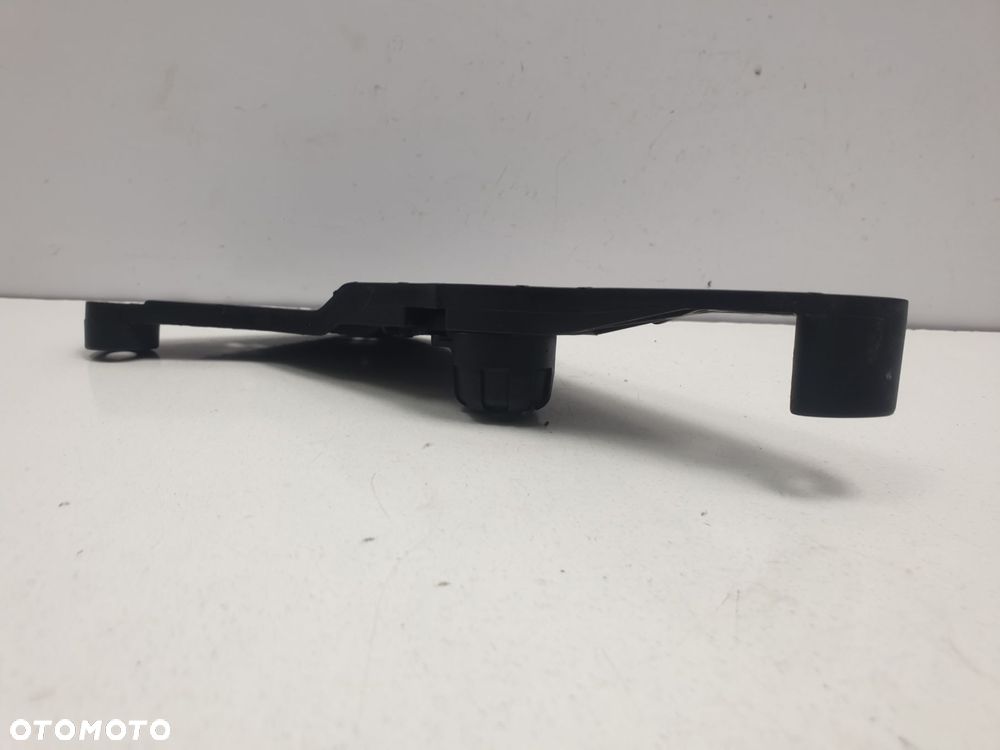 BMW F01 UCHWYT OTWIERANIA PRZEDNIEJ MASKI 9114002 - 4