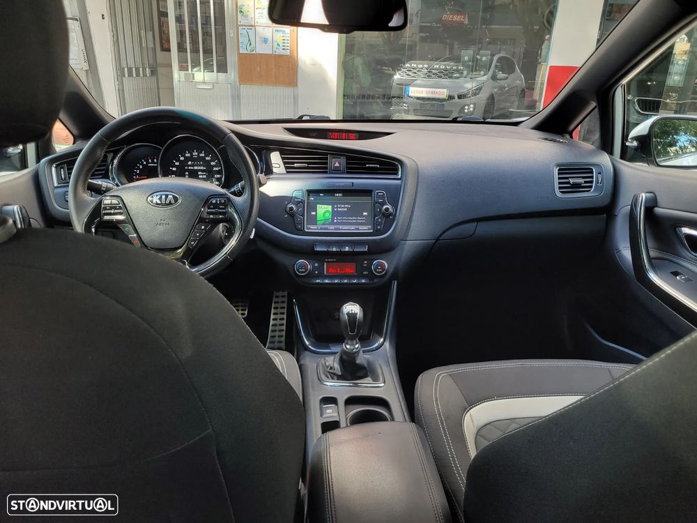 Kia Ceed 1.6 CRDi GT Line - 49