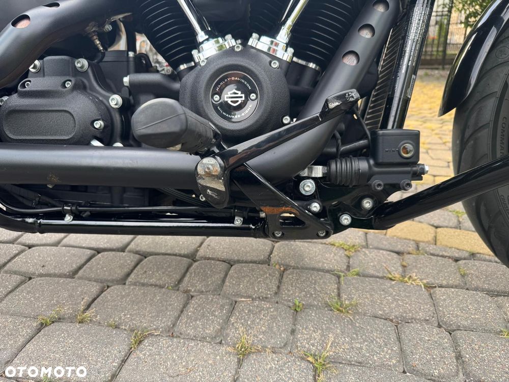 Harley-Davidson Softail Street Bob - 5