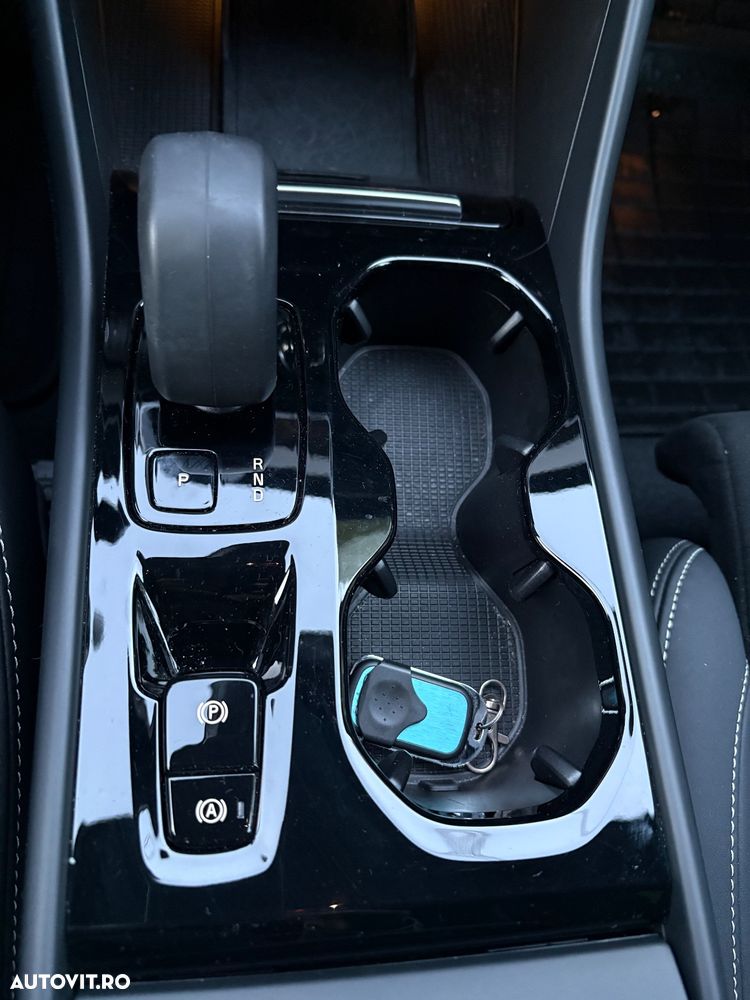 Volvo XC 40 B4 AT8 AWD Mild Hybrid R-Design - 20