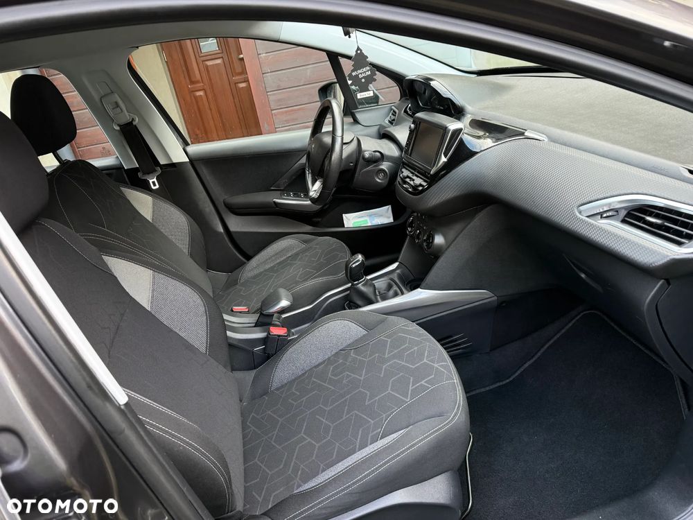 Peugeot 2008 1.2 Pure Tech Active S&S - 15