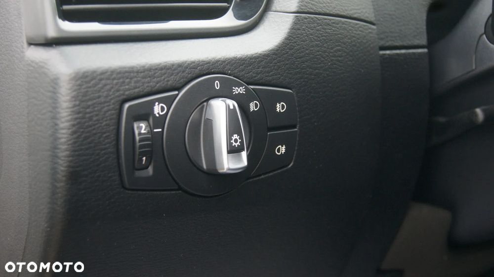 BMW X1 sDrive18d xLine - 23