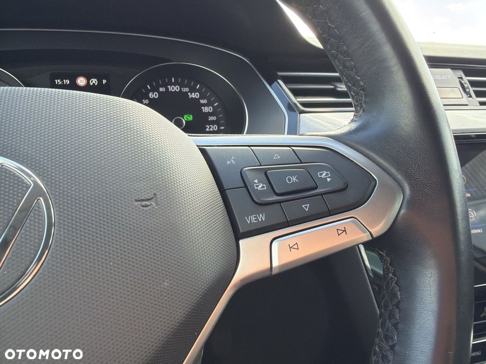 Volkswagen Passat - 24