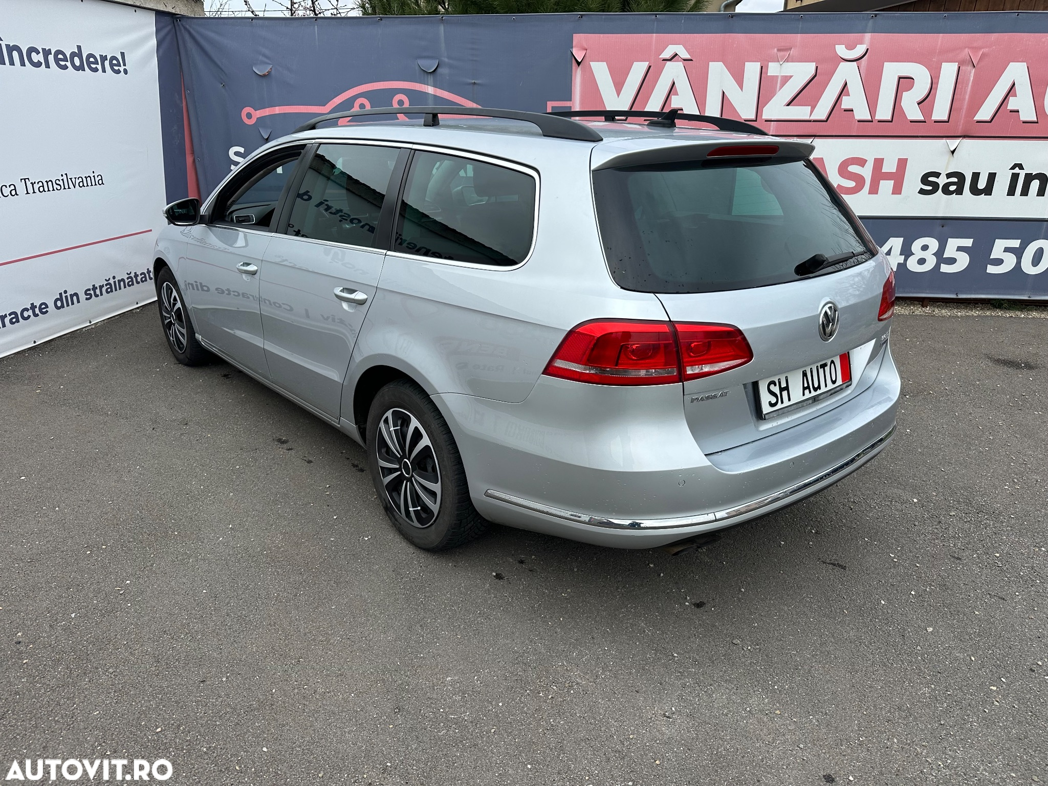 Volkswagen Passat Variant 2.0 TDI BlueMotion Technology DPF Highline - 4