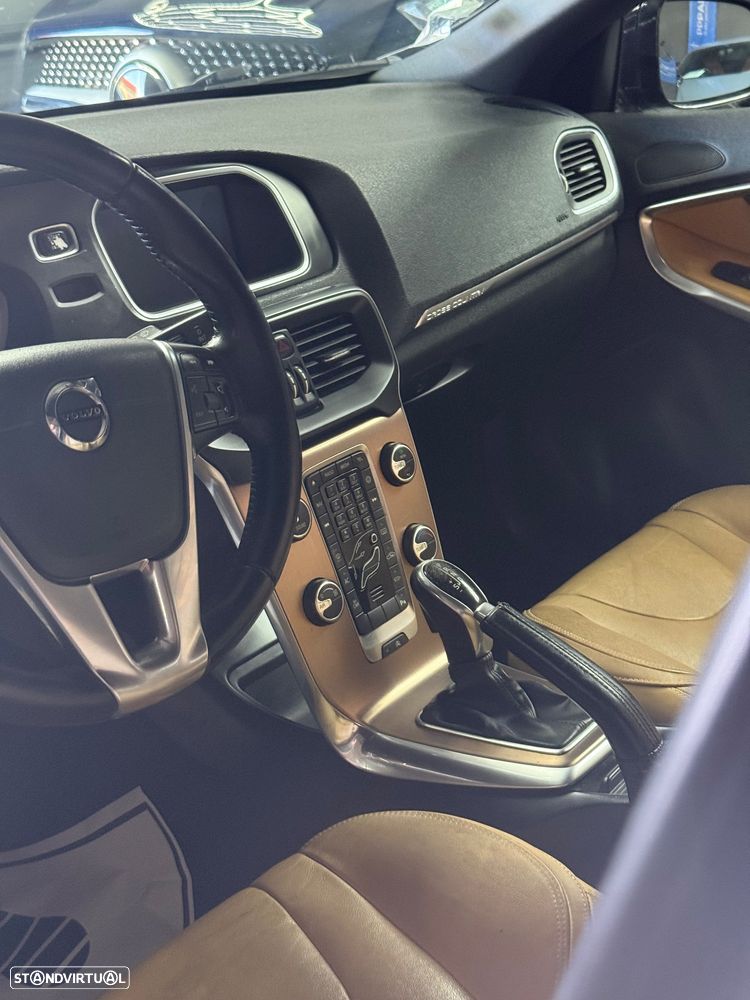 Volvo V40 D3 Geartronic Momentum - 26