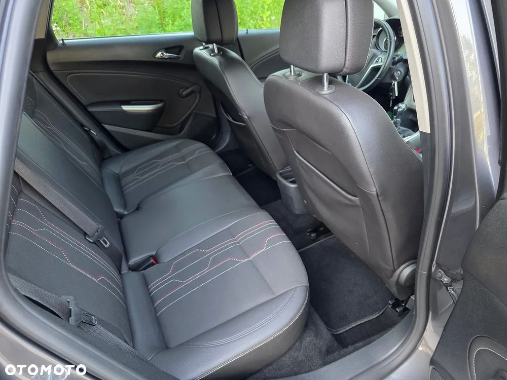 Opel Astra 1.4 T Cosmo - 7