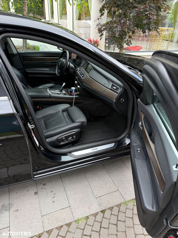 BMW Seria 7 730d - 9