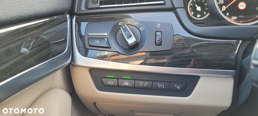 BMW Seria 5 530d xDrive Luxury Line - 16