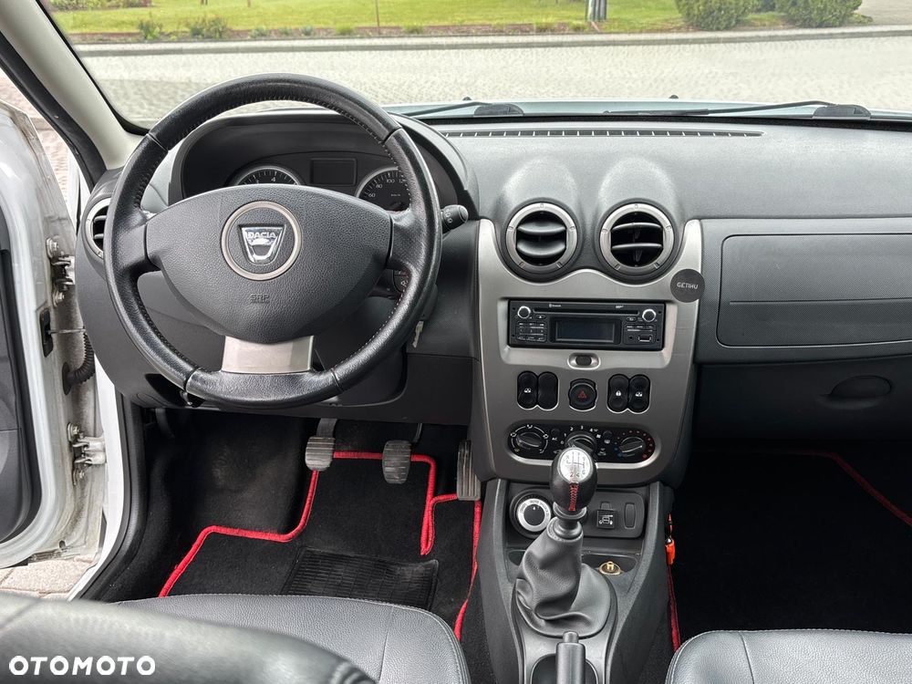 Dacia Duster 1.6 16V 4x4 Prestige - 11